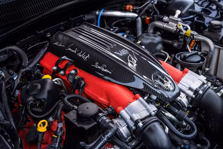 Cung cấp khả năng vận hành cho Quattroporte Grand Finale là động cơ V8 3.8L tăng áp kép nổi tiếng vì được Maserati chỉnh sửa lại dựa trên nền tảng công nghệ có xuất xứ từ Ferrari, cho công suất 572 mã lực (427 kW) và mô-men xoắn cực đại 730 Nm, kết hợp cùng hộp số tự động ZF 8 cấp và hệ dẫn động cầu sau.