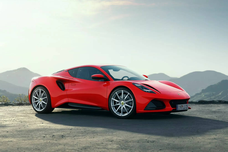 Không chỉ là phiên bản mới, cấu hình này còn có thể được xem như một sự kết hợp giữa 2 bản đã ra mắt từ trước đó là Lutus Emira Turbo và Emira V6, tối ưu hiệu năng vận hành và kèm theo một số tính năng độc đáo.