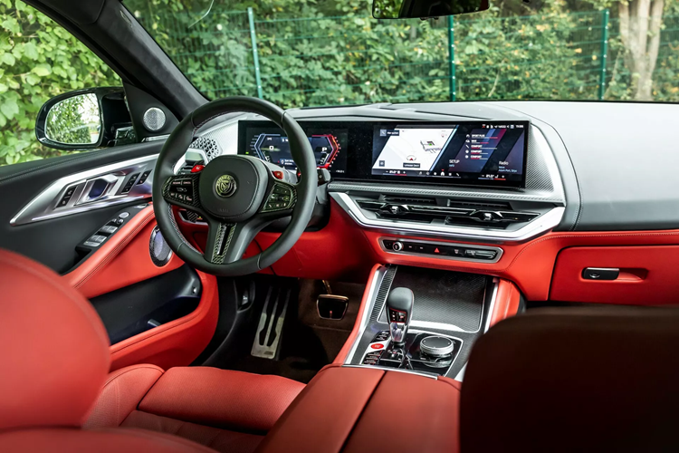 Nhiều nâng cấp cũng đã được trang bị nhằm làm mới ngoại thất của XM.