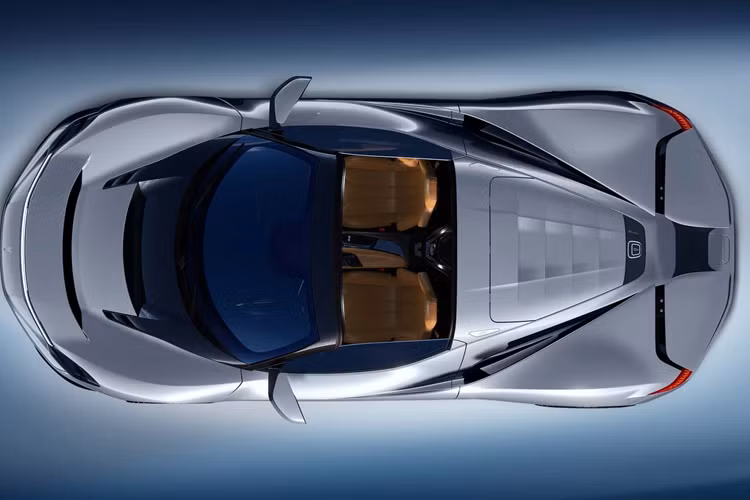 Mẫu xe được trang bị màu sơn ngoại thất bạc với các điểm nhấn màu xanh lam nhằm tỏ lòng tôn kính với một chiếc xe mui trần độc nhất vô nhị khác của Pininfarina, chiếc Ferrari Testarossa Spider được sản xuất cho Gianni Angelli, mẫu xe Fiat lâu năm vào năm 1986.