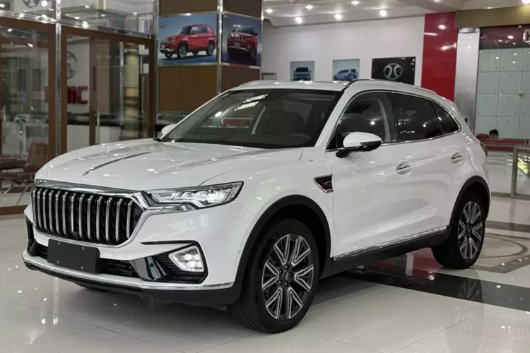 Thương hiệu xe Hồng Kỳ (Hongqi) của Trung Quốc hiện đã không còn xa lạ với người Việt. Thương hiệu này hiện đang phân phối 2 mẫu xe ở Việt Nam là H9 và E-HS9. Mới đây, lại có thêm một mẫu xe Hồng Kỳ nữa được giới thiệu tại Việt Nam, đó là Hồng Kỳ HS5 mới.