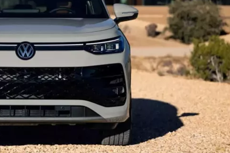 Bộ hệ thống hỗ trợ IQ.Drive là trang bị tiêu chuẩn trên tất cả các phiên bản và bao gồm Kiểm soát hành trình thích ứng với chức năng Dừng và Đi, Hỗ trợ di chuyển, Hỗ trợ phía trước, Cảnh báo giao thông phía sau và Màn hình điểm mù chủ động.