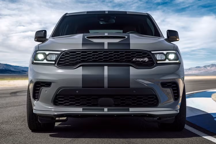 Đây chính là một trong những mẫu Durango V8 cuối cùng vì thương hiệu Dodge đã xác nhận việc sản xuất Durango SRT 392 sẽ kết thúc vào tháng 7 khi kết thúc năm mẫu 2024. Tuy nhiên, hai phiên bản Durango R/T và SRT Hellcat theo dự kiện sẽ vẫn được sản xuất đến cuối năm.
