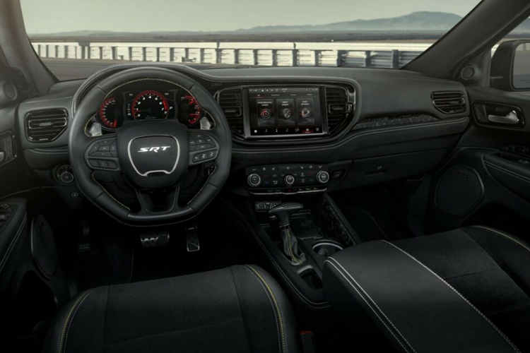 Là một phiên bản mới, Durango SRT 392 AlchHEMI được trang bị động cơ HEMI V8 6,4 lít công suất 475 mã lực và mô-men xoắn 637 Nm. Với trang bị khối động cơ này, mẫu xe có thể tăng tốc từ 0 – 96 km/h chỉ trong 4,4 giây và xe có sức kéo lên tới 3.946 kg.