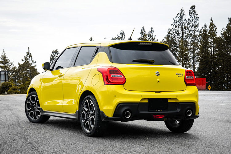 Dự kiến, mức giá xe Suzuki Swift Sport 2025 sẽ có mức bán ra khởi điểm từ 2,3 triệu yên tại thị trường nội đia Nhật Bản (tương đương khoảng 387,7 triệu đồng).