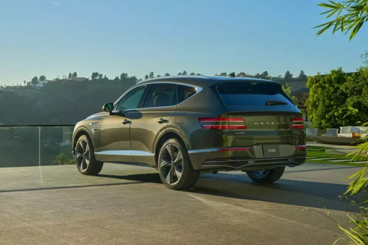 Giá xe Genesis GV70 2025 tại thị trường Hàn Quốc vẫn chưa được công bố. Trong khi đó, tại thị trường Mỹ, Genesis GV80 2025 có giá từ 57.700 - 79.300 USD.