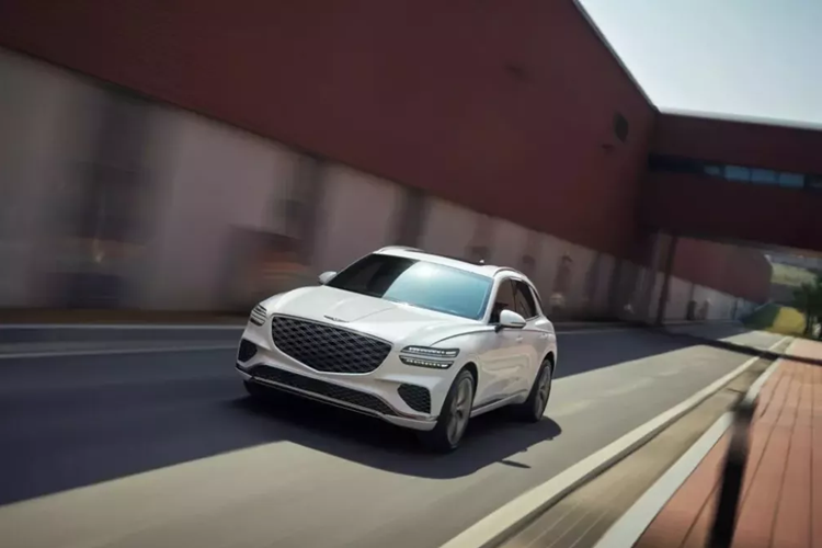 Thương hiệu xe sang Genesis của tập đoàn Hyundai đã tung ra phiên bản mới của 2 dòng xe Genesis GV70 và GV80 2025. Nếu như Genesis GV70 2025 ra mắt tại Hàn Quốc thì GV80 lại trình làng ở thị trường Mỹ.