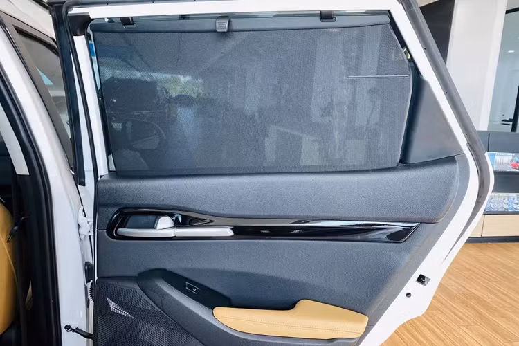 Nằm bên dưới nắp ca-pô của Kia Seltos 1.5 Turbo GT-Line Đặc biệt 2024 vẫn là động cơ xăng 4 xi-lanh, tăng áp, dung tích 1.5L, cho công suất tối đa 158 mã lực tại tua máy 5.500 vòng/phút và mô-men xoắn cực đại 253 Nm tại tua máy 1.500 - 3.500 vòng/phút. Động cơ đồng hành cùng hộp số tự động ly hợp kép 7 cấp và hệ dẫn động FWD.