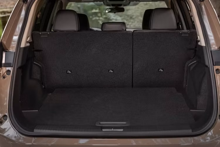 Ngoài Rock Creek, Rogue 2025 còn được bổ sung thêm tùy chọn ProPILOT Assist 2.1 trên SL và Platinum, cho phép vận hành rảnh tay khi xe đi trên đường cao tốc một làn.