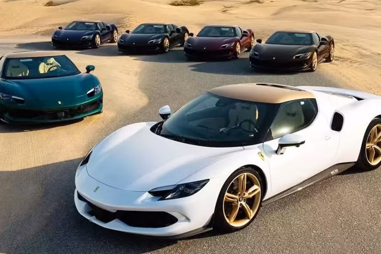 Ferrari vẫn chưa cho biết liệu những chiếc xe đặc biệt này có được bán cho khách hàng tư nhân hay là các đại lý của Ferrari ở Trung Đông sẽ tiếp quản chúng.