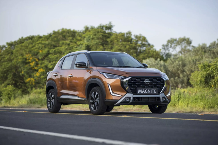 Về mặt an toàn, chiếc SUV được trang bị tiêu chuẩn với 6 túi khí nhưng không cung cấp bất kỳ hệ thống ADAS nào. Nissan Magnite được phát triển dựa trên kiến trúc CMF-A+ của liên minh Renault-Nissan-Mitsubishi.