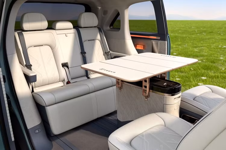 Về công nghê an toàn, Zeekr Mix được trang bị nhiều tính năng ADAS tiên tiến như hệ thống đỗ xe tự động, Cruise Control thích ứng, cảnh báo điểm mù, camera toàn cảnh, hỗ trợ tự lái tốc độ cao và cảm biến Lidar.