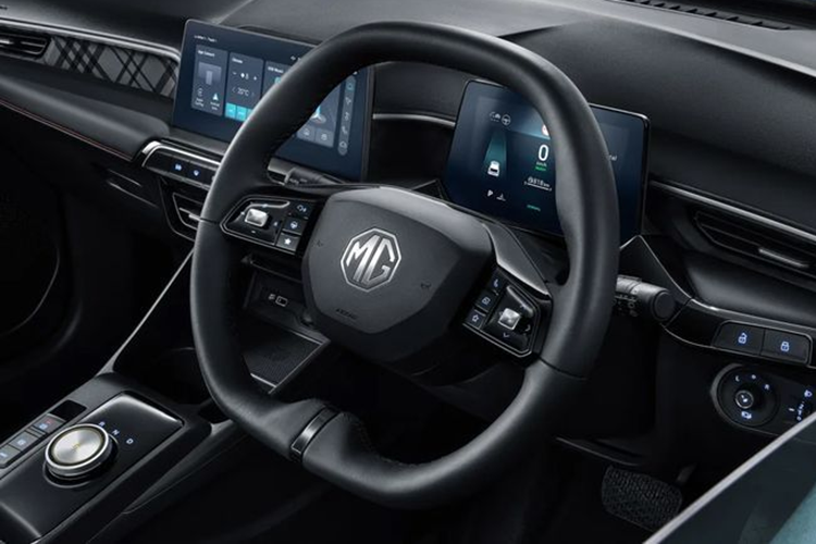 Không chỉ vậy, cabin xe còn có cả hệ thống lọc không khí, hốc gió điều hòa cho hàng ghế sau chìa khóa thông minh và 2 cổng sạc USB-A, 1 cổng USB-C. MG3 thế hệ cũng sở hữu hệ thống hỗ trợ lái ADAS với một vài tính năng nổi bật như điều khiển hành trình thích ứng, cảnh báo tiền va chạm và hỗ trợ giữ làn, phanh khẩn cấp tự động.