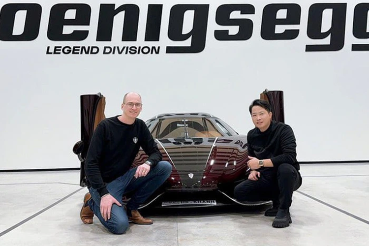 Đây chắc chắn là siêu xe duy nhất mà chủ nhân lái xe ở 3 nước đó là Việt Nam, Campuchia và Thụy Điển, hiện giới mê xe đang rất là mong chờ việc siêu phẩm Koenigsegg Regera sẽ sớm tái nhập về Campuchia trước khi được làm thủ tục để vào Việt Nam.