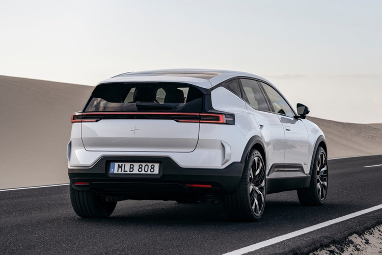 Polestar 3 Long Range Single Motor cũng sẽ được cung cấp tại châu Âu, nơi nó sẽ có phạm vi WLTP lên tới 438 dặm (706 km).