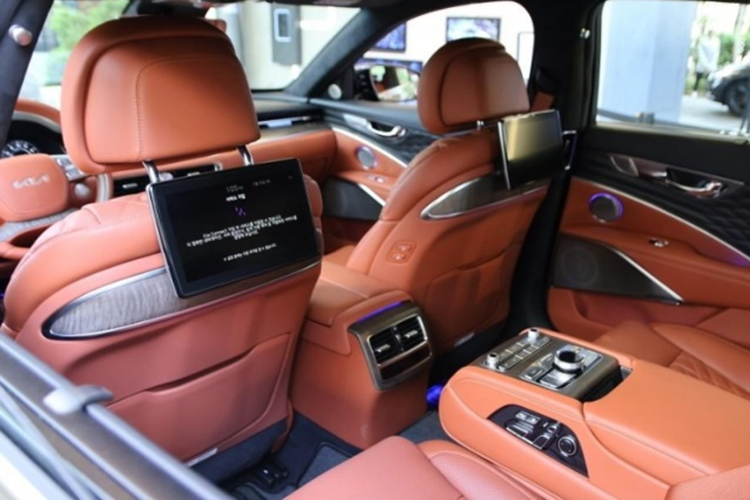 Được biết, mẫu xe sedan hạng sang cao cấp Kia K9 2024 thế hệ mới sẽ vẫn giữ nguyên hệ truyền động như bản cũ với máy xăng 3,8 lít V6 công suất 311 mã lực, mô-men xoắn 397 Nm.