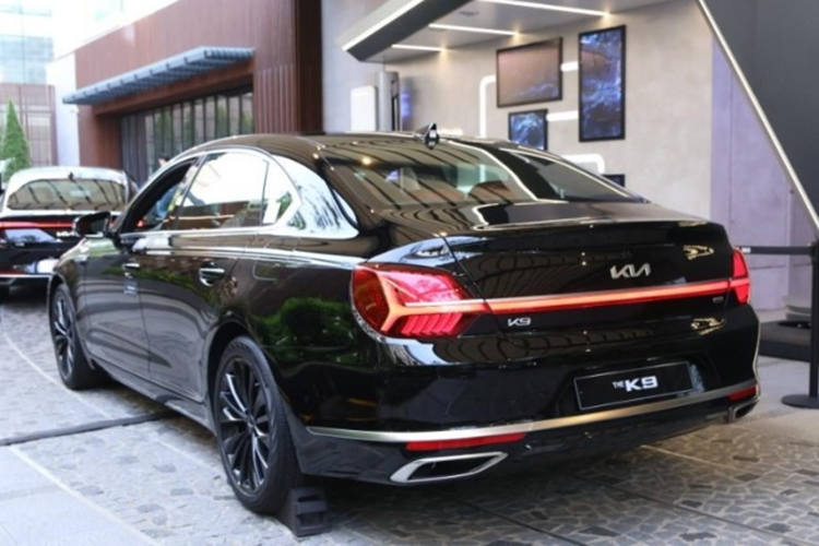 Bản cao cấp nhất sẽ được trang bị động cơ xăng 3,3 lít tăng áp V6 cho công suất 365 mã lực, mô-men xoắn cực đại 510 Nm. Cả hai cùng lắp hộp số tự động 8 cấp, tùy chọn dẫn động cầu sau hoặc 4 bánh.