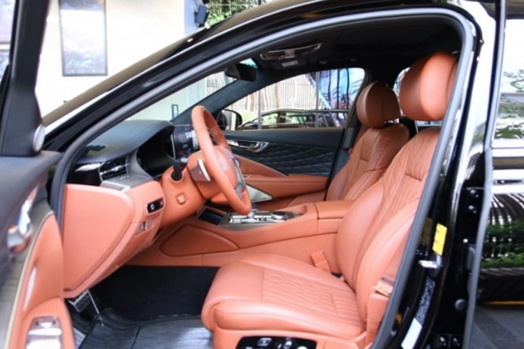 Cụm cảm biến tích hợp trong After Blow đảm bảo hệ thống không được bật khi ắc quy của ô tô sắp hết. Ngoài ra, chức năng này vẫn bị tắt khi nhiệt độ bên ngoài thấp và cả khi hệ thống điều hòa không được sử dụng trong một thời gian dài.