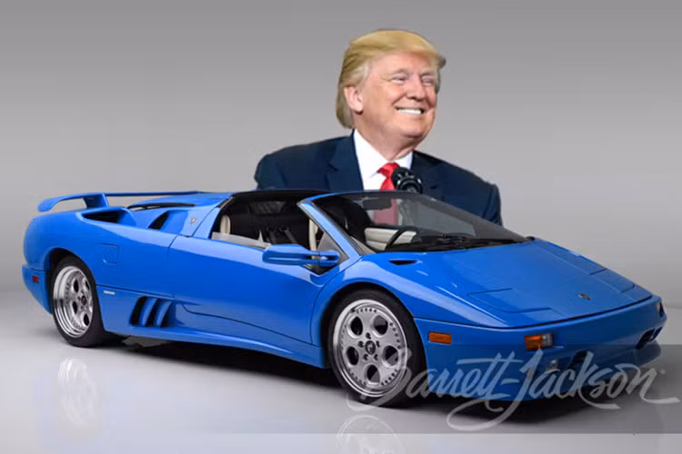 Số tiền bán ra này cao gấp 3 lần giá trị trung bình của mẫu Lamborghini Diablo VT Roadster mui trần trên thị trường, và gấp đôi so với thời điểm ông Donald Trump mua Lamborghini Diablo trên eBay vào năm 2016.