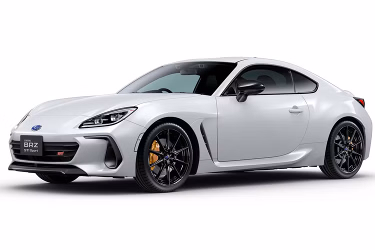 Mẫu xe thể thao Subaru BRZ 2025 có chế độ thể thao sẽ đem đến phản ứng ga tốt hơn để cải thiện khả năng tăng tốc. Tiếng ồn động cơ tăng lên với tính năng kiểm soát âm thanh chủ động được bù thông qua khoang nội thất xe nhằm tăng thêm phần phấn khích cho người lái.
