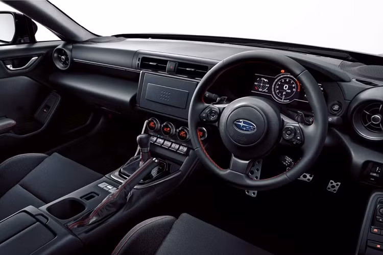 BRZ cập nhật sẽ xuất hiện trước công chúng lần đầu tiên vào ngày 14 tháng 7 tại Đường đua Fuji trong sự kiện Fuji 86/BRZ Style 2024. Subaru dự kiến có thể bán được khoảng 300 xe mỗi tháng tại thị trường nội địa của mẫu xe này.