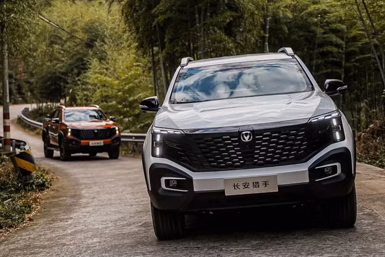 Changan Hunter EREV - ban tai chay dien tam xa tu 482 trieu dong