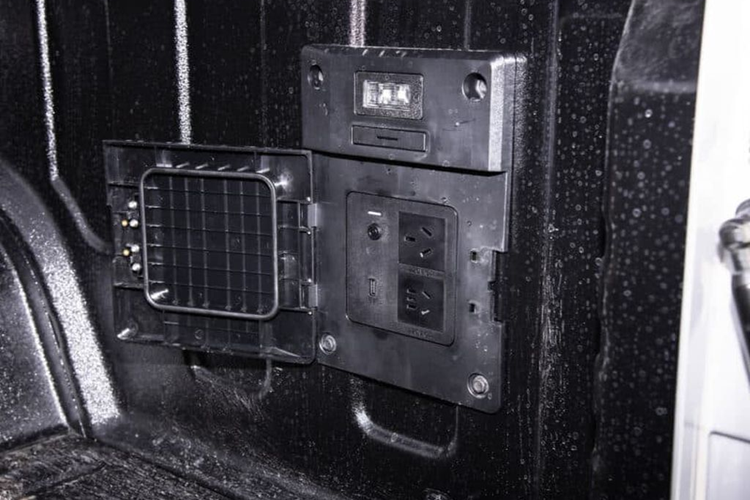 Động cơ này chỉ có vai trò làm máy phát điện, không trực tiếp vận hành xe. Nó còn được gọi là động cơ hybrid nối tiếp, tương tự công nghệ được sử dụng trên Nissan Kicks e-Power đang bán tại Việt Nam.