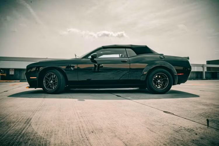 Tuy vậy, đây là cơ hội rất tốt để những người ưa thích sự độc đáo có thể lựa chọn chiếc xe Dodge Challenger SRT Demon 170 cơ bắp này để bổ sung vào bộ sưu tập xe độc đáo của mình.