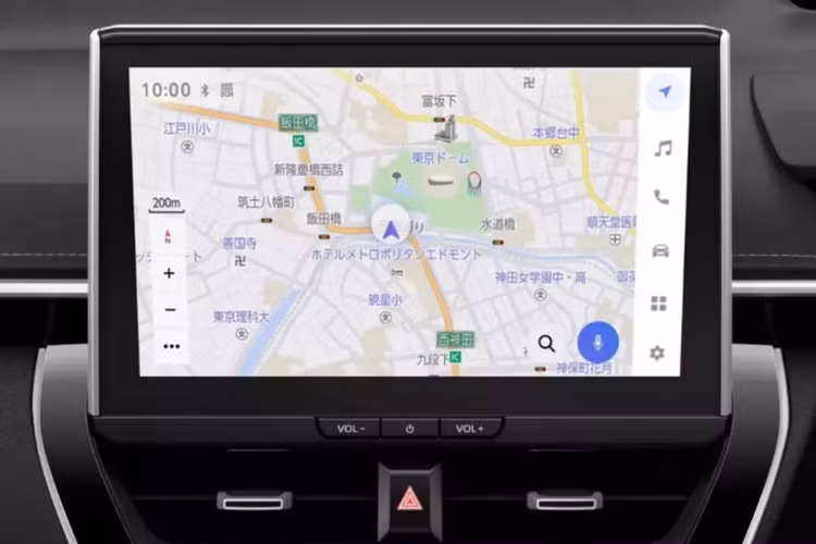 Khách hàng mua xe còn có sẵn gói tùy chọn trang bị, gồm một số tính năng hỗ trợ lái như: hệ thống cảnh báo điểm mù, cảnh báo xe đến gần khi mở cửa, phanh hỗ trợ đỗ xe và khóa kỹ thuật số cho phép người lái dùng ứng dụng trên điện thoại thông minh để mở và khóa cửa.