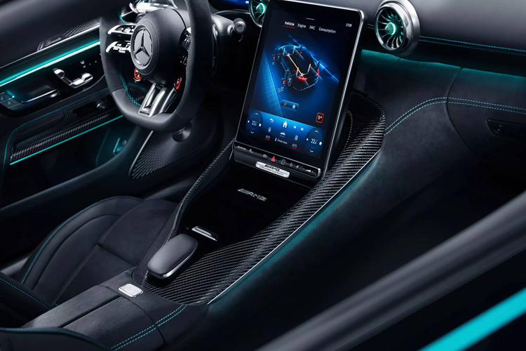 Dựa trên nền tảng của cấu hình GT 63 PRO, bản đặc biệt Motorsport Collectors Edition được trang bị động cơ xăng biturbo 4.0L V8, sản sinh công suất 612 mã lực, tăng tốc 0-100km/giờ trong 3,2 giây và tốc độ tối đa 317 km/h.