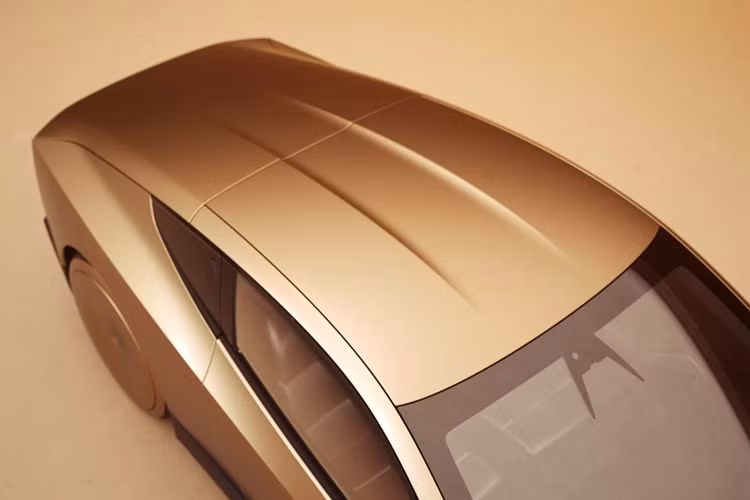 Tesla hứa hẹn rằng sản phẩm này sẽ kịp hoàn thiện để đi vào sản xuất hàng loạt trước 2027, với giá xe Tesla Cybercab 2025 dự kiến dưới ngưỡng 30.000 USD (750 triệu đồng). Cybercab có kiểu dáng như đến từ tương lai với ngoại thất mạ vàng, các dải đèn LED ở đầu và đuôi xe gợi nhớ đến chiếc Cybertruck cùng những đường nét giống với Model Y.