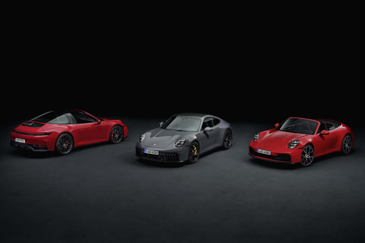 Mức giá xe Porsche 911 2025 bán ra với nhiều phiên bản, thấp nhất là 911 Carrera Coupe giá 122.095 USD, cao nhất là 186.000 USD cho 4 GTS Cabriolet và Targa 4 GTS. Xe được giao đến khách hàng vào cuối mùa hè năm nay.