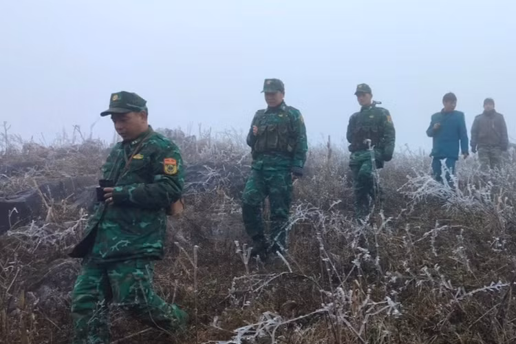 Tại khu vực biên giới của tỉnh Cao Bằng, tình trạng băng giá được ghi nhận ở nhiều địa phương, trong đó có huyện Bảo Lạc.