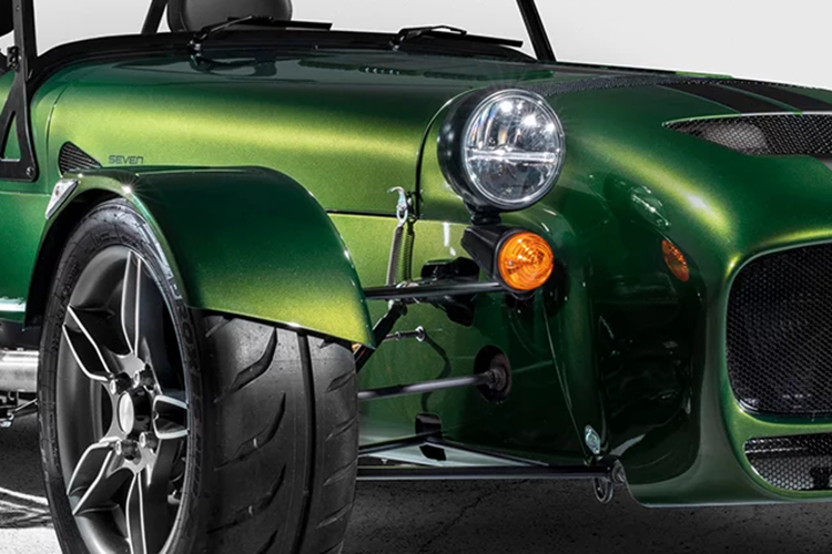 Các mẫu xe Final Edition sẽ được trang bị các sọc rang trí và logo màu đen satin độc đáo kết hợp với các màu ngoại thất cao cấp. 485 CSR sử dụng bộ mâm xe hợp kim Vulcan 15 inch trong khi 485 sử dụng bộ mâm xe hợp kim Apollo đen 13 inch nhỏ hơn.