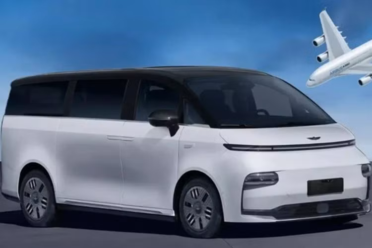 Như chúng ta có thể thấy, chiếc LEVC L380 sản xuất hàng loạt đầu tiên có vô lăng ở bên trái. Vì vậy, chiếc minivan này có thể sẽ không sớm có mặt tại thị trường Anh. Tuy nhiên, LEVC đã thông báo rằng chiếc MPV của họ nhắm đến thị trường quốc tế.