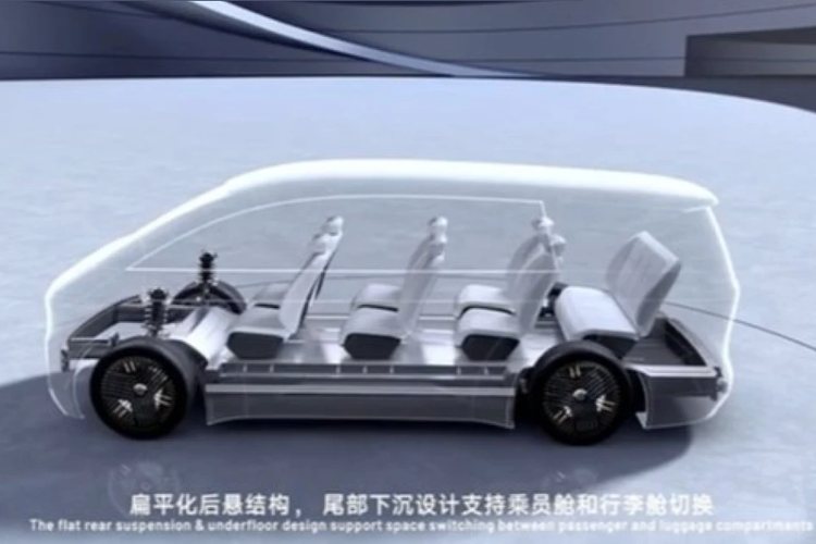 Chiếc LEVC L380 sản xuất hàng loạt đầu tiên được hoàn thiện với màu trắng. Tuy nhiên, đại diện thương hiệu đã chia sẻ một số hình ảnh chính thức của mẫu minivan màu xanh lá cây này.