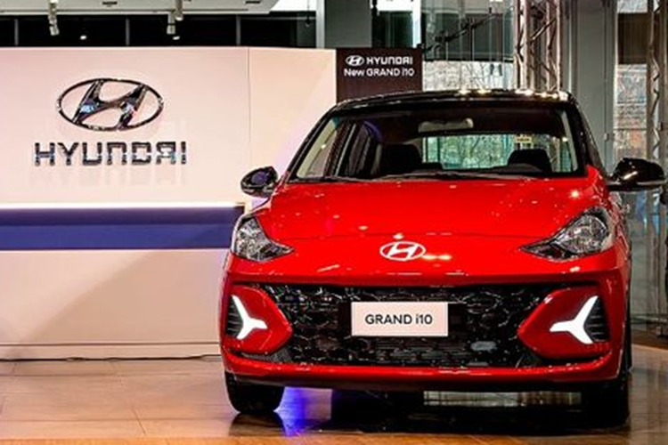 Hiện chưa có thông tin về cấu hình trang bị và giá xe Hyundai Grand i10 2024 phiên bản nâng cấp sắp ra mắt thị trường Việt Nam. Tại Ấn Độ, i10 bản facelift đã ra mắt hồi đầu 2023.