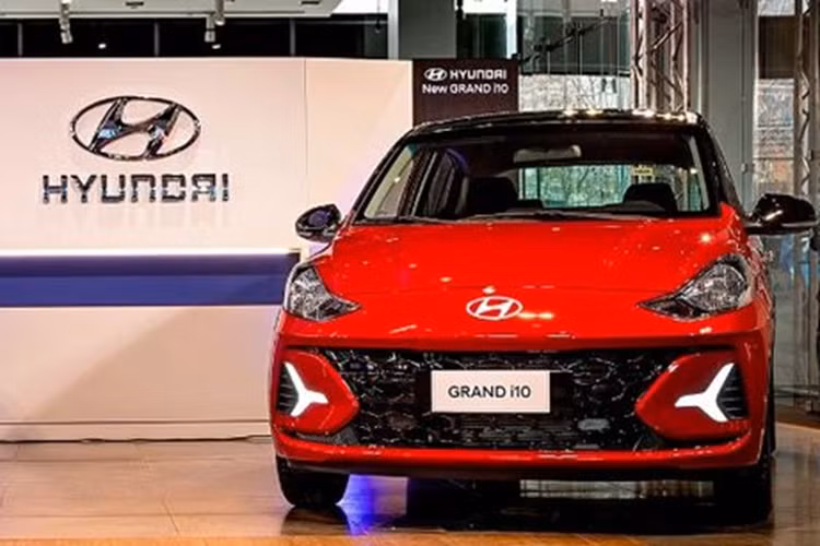 Hiện chưa có thông tin về cấu hình trang bị và giá xe Hyundai Grand i10 2024 phiên bản nâng cấp sắp ra mắt thị trường Việt Nam. Tại Ấn Độ, i10 bản facelift đã ra mắt hồi đầu 2023.