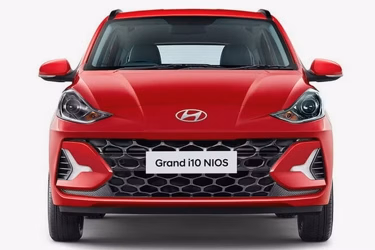 i10 là một trong những mẫu xe chủ lực về doanh số của Hyundai tại thị trường Việt Nam. Trong năm 2023, Hyundai đã bàn giao được tổng cộng 7.944 chiếc i10 đến tay khách hàng, xếp sau Accent (17.452 chiếc) và Creta (10.719 chiếc).
