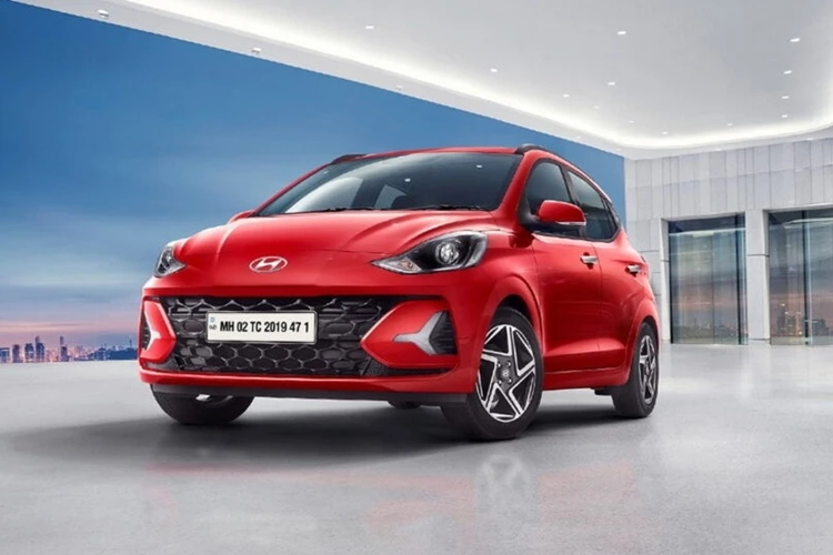 Trang bị vận hành của Hyundai i10 nhiều khả năng sẽ không có sự thay đổi. Tại Việt Nam, mẫu xe cỡ nhỏ này được lắp động cơ Kappa 1,2 lít công suất 83 mã lực và mô-men xoắn cực đại 114 Nm, hộp số tự động 4 cấp hoặc số sàn 5 cấp.