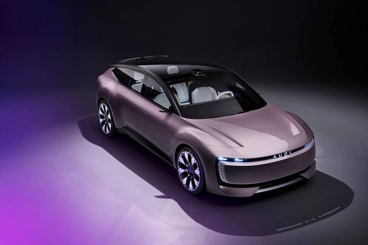 Người đứng đầu tại “AUDI” là ông Fermín Soneira, từng giữ chức vụ Trưởng bộ phận phát triển xe điện tại Audi. Ông cho biết: “AUDI được định hình bởi 100% DNA của Audi và là hiện thân của châm ngôn ‘Vorsprung durch Technik’ trong kỷ nguyên xe điện thông minh được kết nối”.