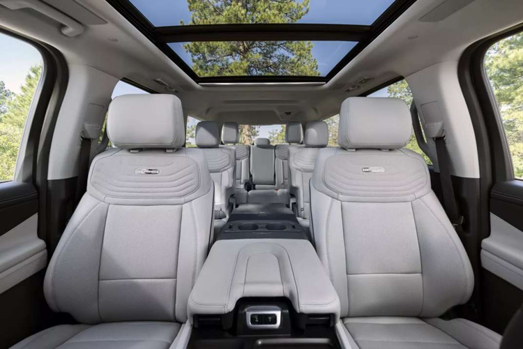 Phiên bản này có khoảng sáng gầm xe 10,6 inch (269 mm) lớn hàng đầu phân khúc (ngang bằng với phiên bản Timberline hiện đã ngừng sản xuất), cùng với hệ dẫn động bốn bánh tiêu chuẩn và bộ vi sai cầu sau khóa điện tử.