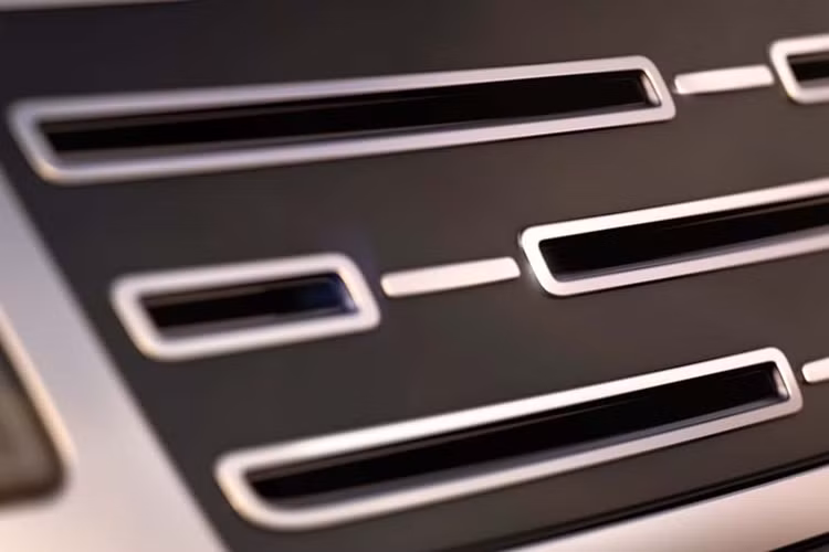 Kết hợp với phần mềm cải tiến, hệ thống mới nhanh hơn nhiều so với các hệ thống chống bó cứng phanh truyền thống, giảm thời gian phản ứng tại mỗi bánh xe từ khoảng 100 mili giây xuống còn 1 mili giây.