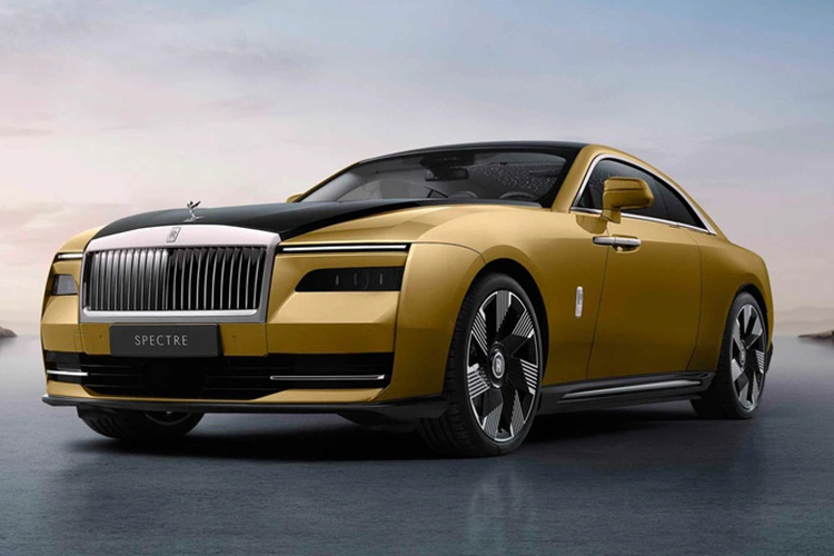 Mẫu xe này sẽ cực kỳ quan trọng đối với Rolls-Royce vì nó sẽ là sản phẩm kế nhiệm cho dòng Phantom mang tính biểu tượng. Trong khi đó, những mẫu Rolls-Royce chạy xăng truyền thống vẫn sẽ tiếp tục trung thành với động cơ V12 quen thuộc.
