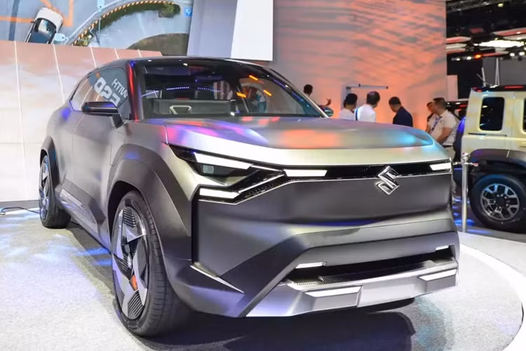 Mẫu xe SUV điện của Toyota và Suzuki này dự kiến sẽ được sản xuất tại nhà máy Suzuki Motor Gujarat ở Ấn Độ vào đầu năm sau. Việc phát triển dòng xe thuần điện đã đánh dấu bước tiến đầu tiên trong mối quan hệ hợp tác sản xuất thiết bị gốc (OEM) giữa hai công ty Nhật Bản.