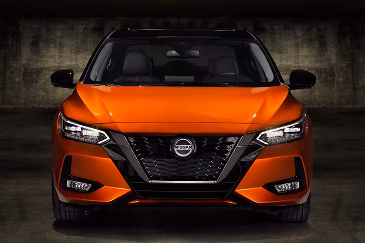 Hang oto Nissan dang khung hoang sau khoan lo 9 ty yen-Hinh-3