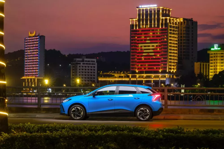 Như thông tin đã đưa, MG4 2024 chạy điện vốn là phiên bản dành cho thị trường quốc tế của mẫu xe Mulan hiện đang bán ở Trung Quốc. Được phát triển dựa trên nền tảng Modular Scalable Platform (MSP).