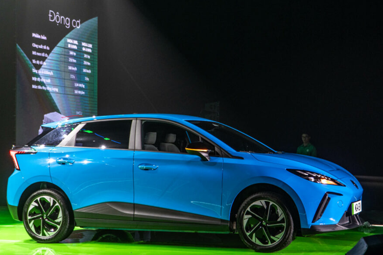 Nhìn chung, MG4 có giá bán không phải là rẻ, cộng thêm việc chưa có hệ thống trạm sạc phủ rộng trên toàn quốc như xe điện VinFast và sự định kiến của nhiều người Việt đối với xe Trung Quốc. Những yếu tố này sẽ ảnh hưởng không nhỏ đến khả năng cạnh tranh của MG4 tại Việt Nam.