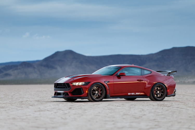 Đối với phiên bản với công suất thấp hơn, xe vẫn được trang bị hệ thống treo được điều chỉnh nhằm đem lại cảm giác lái tốt hơn. Shelby cũng đã bổ sung hệ thống xả Borla để tăng hiệu quả của luồng không khí cũng như đem tới âm thanh ấn tượng hơn.