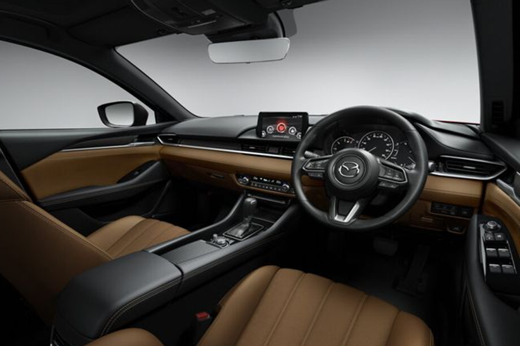 Đây là mẫu xe hạng trung đại diện cho triết lý thiết kế "Zoom-Zoom" của hãng xe Nhật Bản này. Mẫu Mazda6 hiện tại thuộc thế hệ thứ 3, ra mắt vào năm 2012.